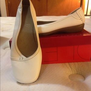 White Aerosoles size 10